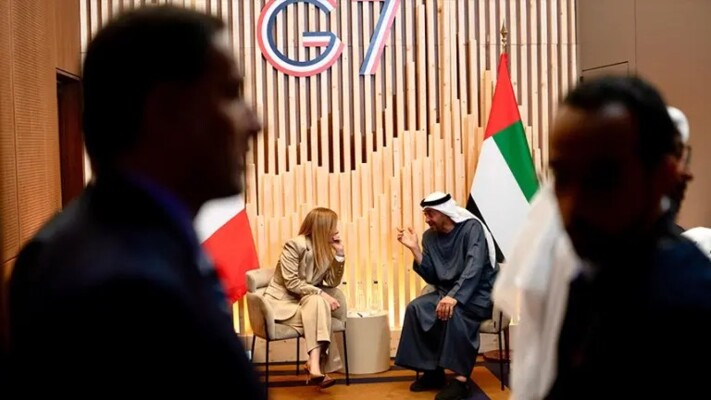 ميلوني بحثت مع رئيس الإمارات حرية الملاحة في مضيق هرمز