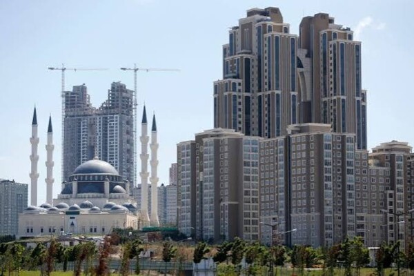 "الأناضول": رئيس هيئة تنظيم سوق المال بتركيا يستقيل وسط أزمة صناديق الاستثمار
