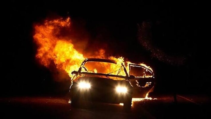 "النشرة": اشتعال سيارة على طريق الرملية ولا يوجد أي حدث أمني