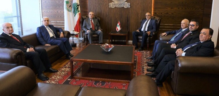 وزير الدفاع استقبل رئيس المجلس العام الماروني والمرعبي ووفدًا من بلدية ذوق مصبح