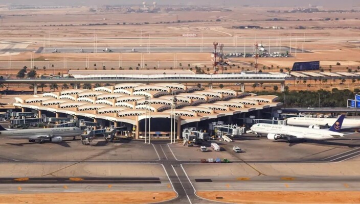 مطار الرياض أعلن استئناف الرحلات اليوم بعد إغلاق استمر أسبوعين
