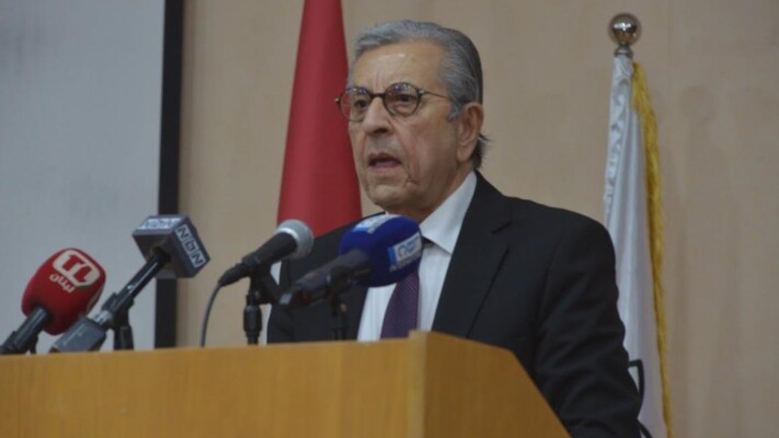 الجزائر تنهي مهام سفيرها في بيروت بعد وصفه ترامب بالمختل عقلياً و"راعي البقر المعتوه" و"المريض النفسي"