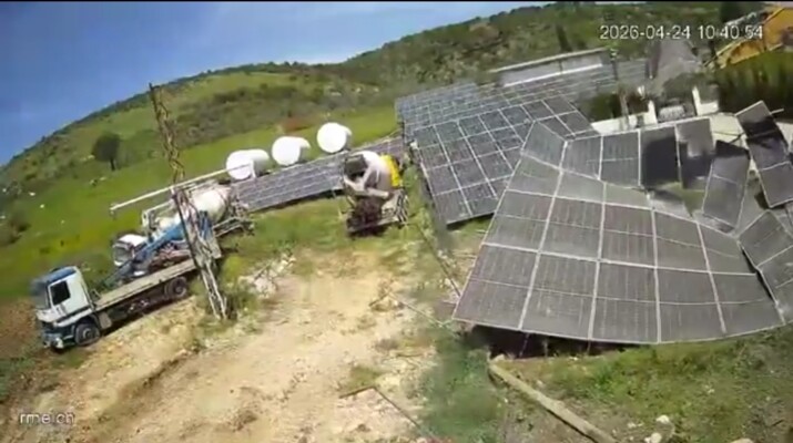 القوات الإسرائيلية دمرت الواح الطاقة الشمسية في دبل التي تغذي البلدة بالكهرباء ومحطة المياه في خطوة لازالة معالم الحياة بالمنطقة