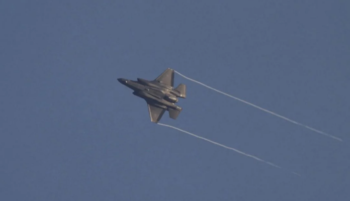 الطيران الحربي الإسرائيلي يحلّق فوق بيروت وجبل لبنان على علو منخفض