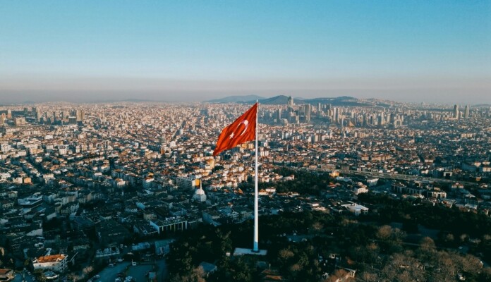 "أ.ف.ب": سجين قتل والدته وزوجته وابنته ثم انتحر في تركيا