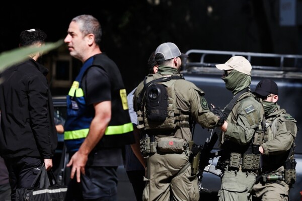 وسائل إعلام إسرائيلية: دوي انفجارات قوية في تل أبيب