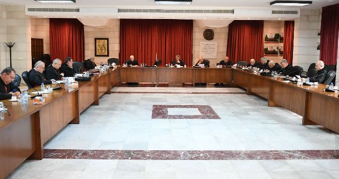 "المطارنة الموارنة" أملوا ان تثمر زيارة البابا سلاما في لبنان والعالم: نحذر من أي تلكؤ في معالجة مشكلة السلاح والمسلحين في المخيمات