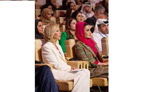 السيدة الأولى شاركت في مؤتمر "وايز" بالدوحة وركزت على أهمية التعليم ومشروع "مدرسة المواطنية"