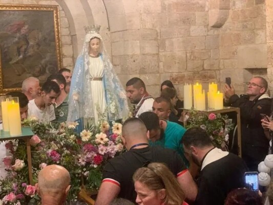 مسيرة صلاة وتأمل في زغرتا لمناسبة بدء الشهر المريمي وعيد الطوباوي الدويهي