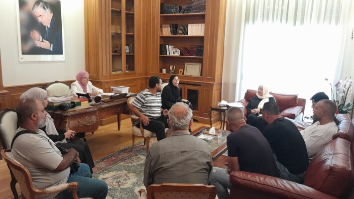 بهية الحريري تستقبل وفداً من عائلات ضحايا وجرحى حادثة حافلة المعتمرين في درعا