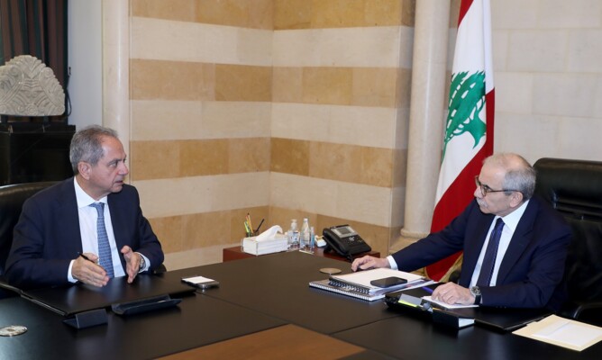 سلام بحث مع وزير الطاقة في التعديات على الأملاك النهرية واجراءات التدقيق الجنائي في بعض مشاريع الوزارة