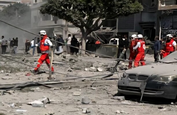 الصليب الأحمر: 100 سيارة إسعاف تستجيب حاليًا بالمناطق المستهدفة وتنقل المصابين للمستشفيات