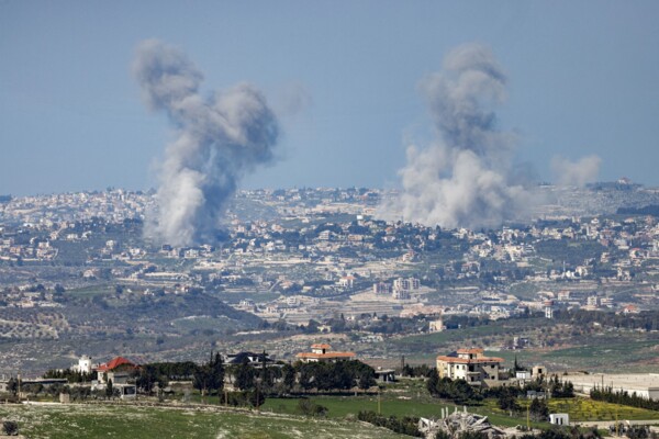 "الجزيرة": غارات إسرائيلية استهدفت بلدتي الكفور وحاروف جنوبي لبنان