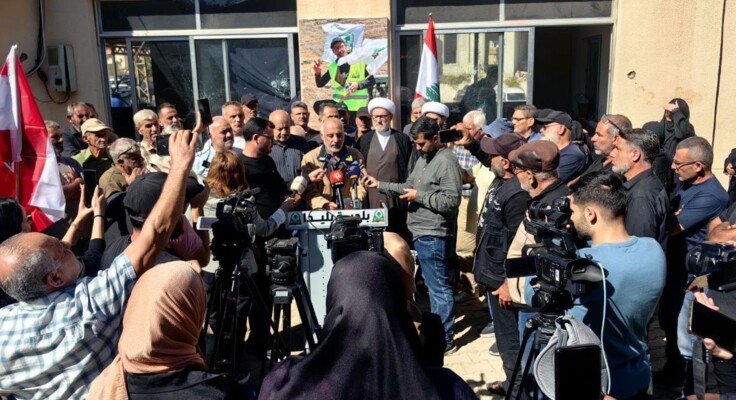 وقفة أمام مبنى بلدية بليدا احتجاجًا على الاعتداء الإسرائيلي الذي أدى إلى استشهاد أحد موظفي البلدية