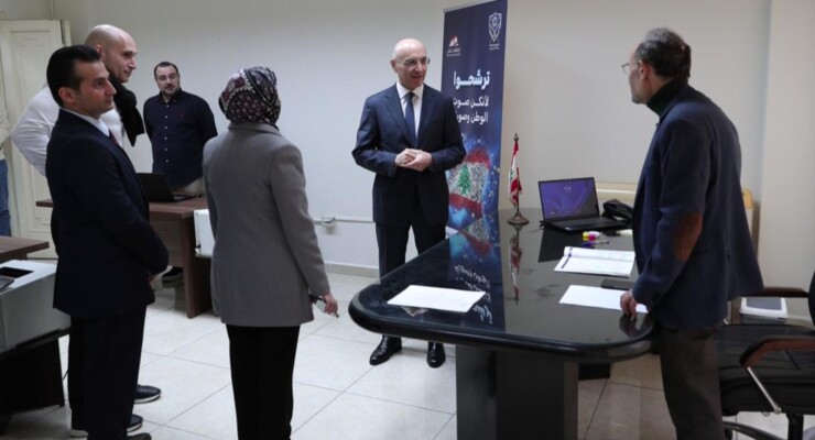 الحجار تفقد مكتب تصاريح الترشيح ودائرة نفوس بيروت مع انطلاق مهلة الترشح للانتخابات النيابية