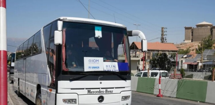 انطلاق حافلات تقل نازحين سوريين من شمال لبنان ضمن المرحلة الثامنة من خطة العودة المنظمة