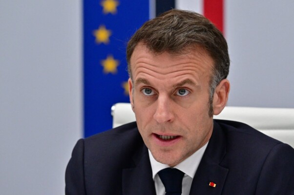ماكرون بعد حديثه مع ترامب وأمير قطر: لتنفيذ وقف فوري للضربات على البنى التحتية المدنية