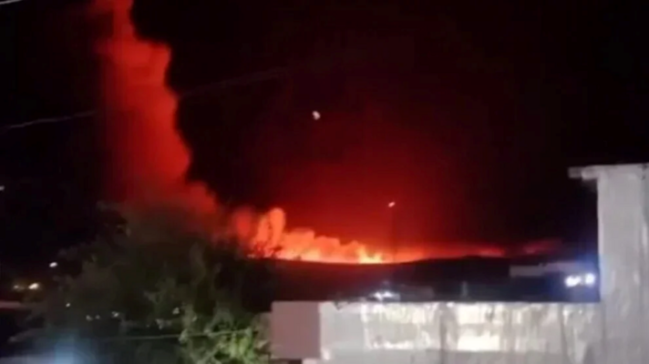 "الجزيرة": قصف استهدف مخزنا للذخيرة في السليمانية ونشوب حريق في الموقع