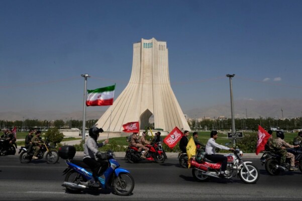 وول ستريت جورنال: المفاوضون يضغطون على إيران لتقديم تنازلات