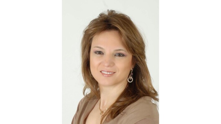 رئيس الجامعة اللبنانية عين الدكتورة دنيا جريج مديرة لكلية الإعلام 2