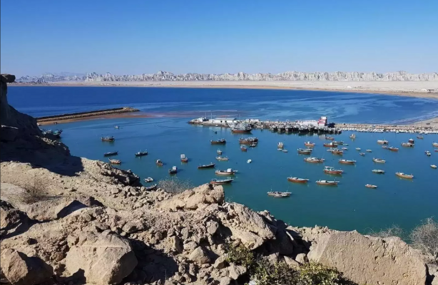 يديعوت: السعودية ترفض مشروعا إسرائيليا بديلا عن مضيق هرمز التجاري يمهد لسيطرة إسرائيلية على خطوط الإمدادت في المنطقة