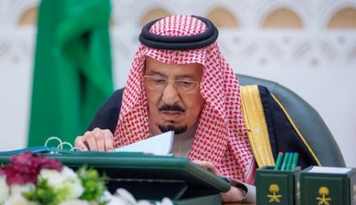الملك السعودي غادر مستشفى في الرياض بعد فحوصات طبية