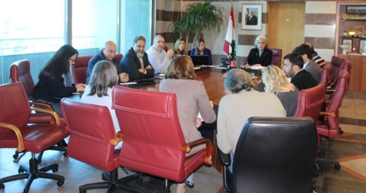 كرامي ترأست اجتماعًا بحث بدور الوزارة بظل المستجدات وتأكيد ضرورة تسهيل وصول النازحين لمراكز الإيواء
