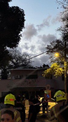 القناة 12 العبرية: إصابة مباشرة لمبنى قرب عكا جراء انفجار طائرة بدون طيار.