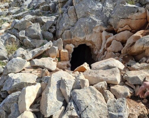 الجيش: عثرنا على نفق غير مكتمل وقديم العهد وخالٍ من أي محتويات في العاقورة- جبيل