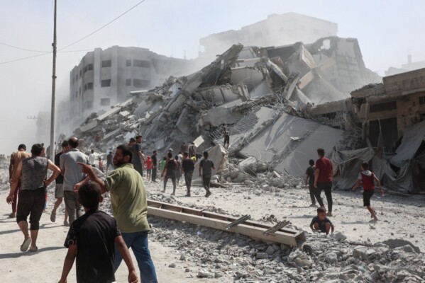 موقع واللا عن هيئة الأركان الإسرائيلية: بدأنا عملية مكثفة بنيران متنوعة في غزة وهذه هي البداية