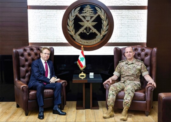 قائد الجيش التقى السفير الفرنسي وكبير مستشاري وزارة الدفاع البريطانية وبحثا معهما التطورات في لبنان والمنطقة