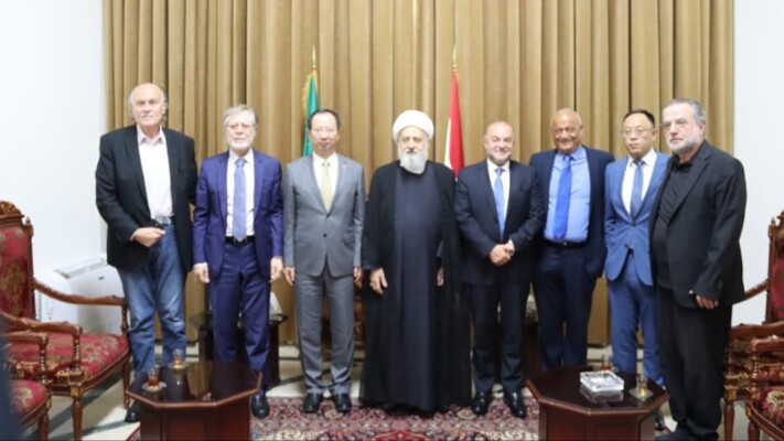 الخطيب تابع مع السفير الصيني ومجلس الانماء والاعمار المساعدات التي يمكن تقديمها للمتضررين من العدوان الاسرائيلي