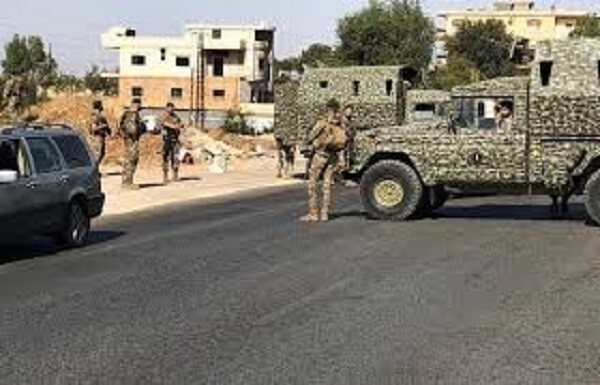 النشرة: قوة من الجيش داهمت في بريتال وأوقفت عددا من الاشخاص بجرم حيازة المخدرات والاسلحة