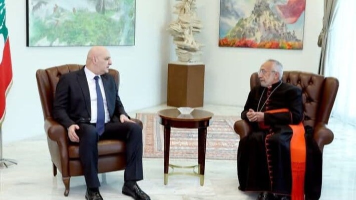 الرئيس عون عرض الأوضاع مع ميناسيان ووفد خريجي جامعة القديس يوسف: نعمل مع كل الدول لوقف الحرب والجيش متماسك