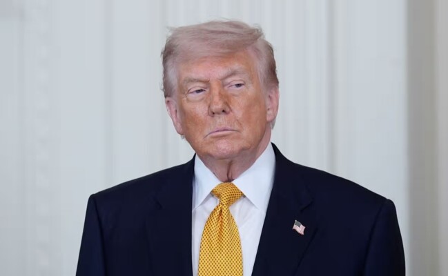 ترامب: كما هزمنا الإيرانيين اليوم سنهزمهم بقوة أكبر بالمستقبل إذا لم يوقّعوا اتفاقهم بسرعة