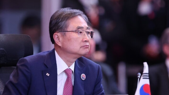 وزير خارجية كوريا الجنوبية: قدمنا معلومات إلى إيران وأميركا ودول الخليج بشأن 26 سفينة لنا عالقة في مضيق هرمز