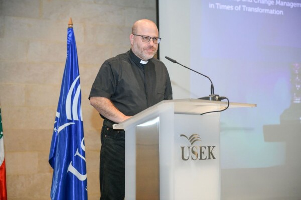 جامعة الروح القدس الكسليك استضافت كارلوس غصن في ندوة حول القيادة وإدارة التغيير في زمن التحول