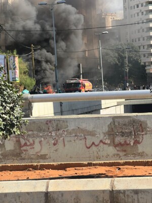 النشرة: اشتعال سيارة في منطقة الطيونة وفرق الاطفاء تعمل على اخمادها
