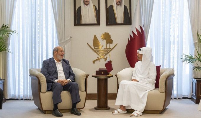 رئيس وزراء قطر خلال لقاء الحية: للضغط المجتمع الدولي لوقف التصعيد الإسرائيلي وإلزامه بالاتفاق