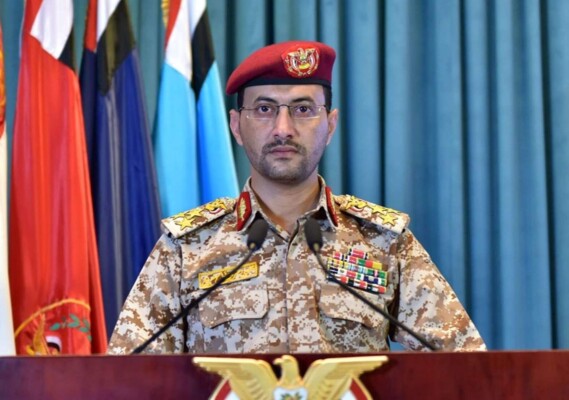 سريع: استهداف معدات عسكرية نقلها العدو السعودي إلى مطار الريان في اليمن