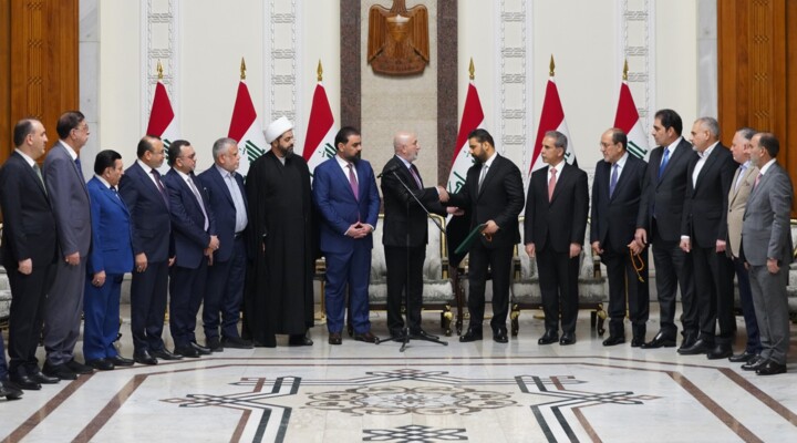 رئيس الوزراء العراقي المكلف: نعتزم العمل مع كل القوى السياسية لتشكيل حكومة تستجيب لمطالب المواطنين