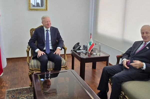 السفارة الأميركية: السفير عيسى أجرى نقاشا جيدا مع رجي وجدد دعم الولايات المتحدة لسيادة لبنان