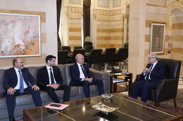 سلام بحث مع بلاسخارت التطورات السياسيّة والجنوب واستقبل وفداً من الجماعة الإسلاميّة ووفد "رامكو"