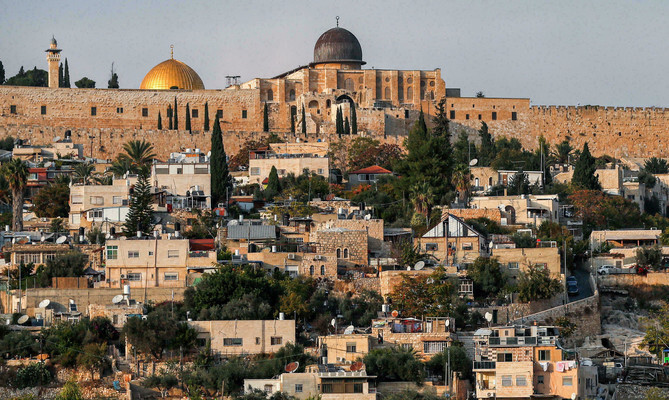 محافظة القدس: 100 مستوطن اقتحموا المسجد الأقصى اليوم تحت حماية قوات الاحتلال الإسرائيلي
