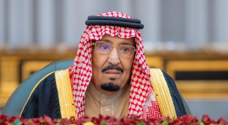 ملك السعودية أصدر أمرًا بإعادة تشكيل مجلس الوزراء السعودي برئاسة محمد بن سلمان