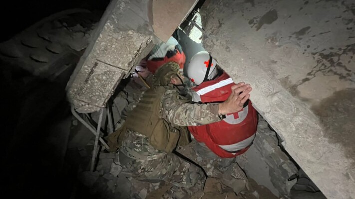 استمرار عمليات البحث عن الصحافية آمال خليل في المبنى المستهدف في الطيري