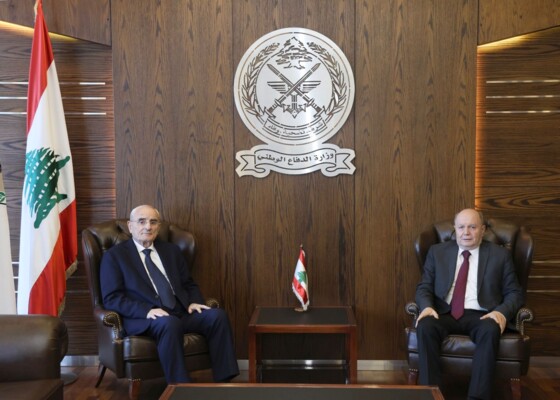 وزير الدفاع استقبل الأسمر وبحثا في الأوضاع الاقتصادية والاجتماعية الراهنة