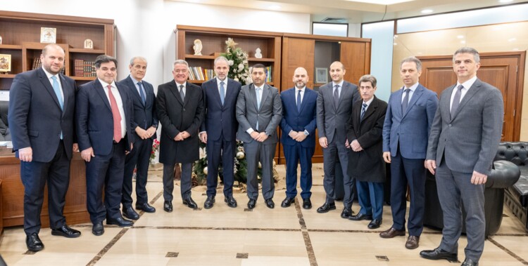 نقيب المحامين زار جامعة "الحكمة" مؤكدًا استمرار التعاون: الطريق إلى البعيد يبدأ من مقعد صغير