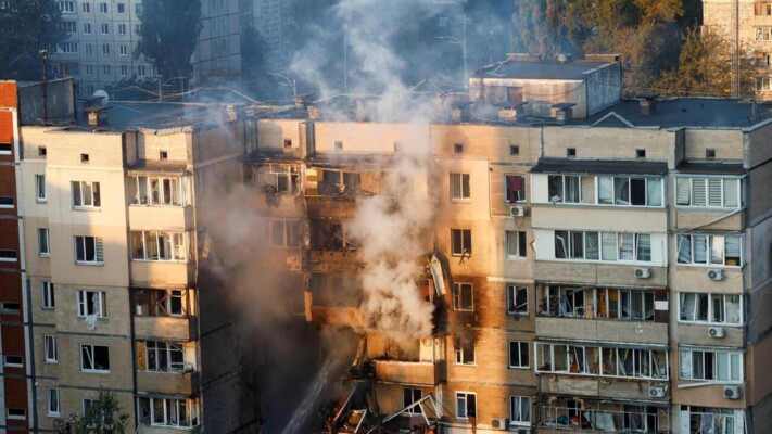 "أ ف ب": ثلاثة قتلى وأربعة جرحى بضربات روسية على أوكرانيا