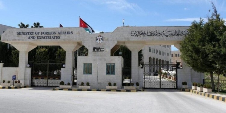 الخارجية الأردنية: إنهاء الاحتلال وتجسيد الدولة الفلسطينية المستقلة السبيل لتحقيق السلام العادل